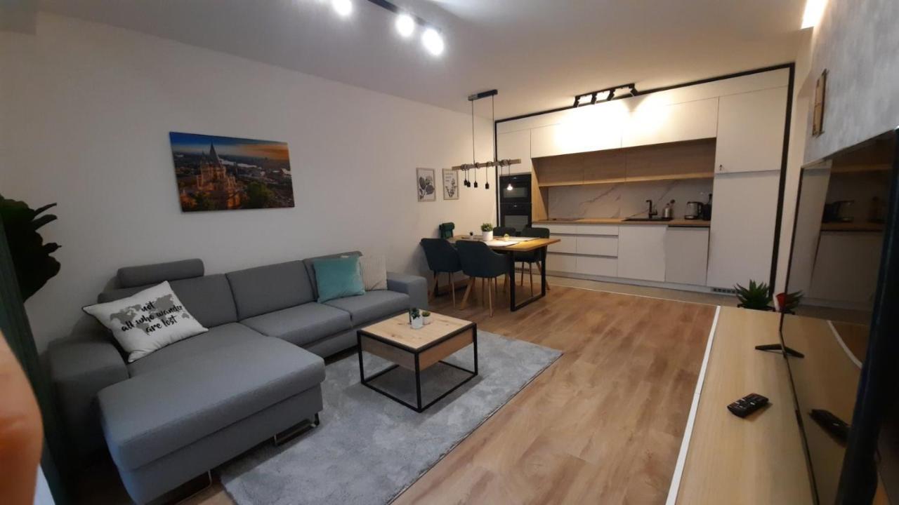 Bpr Space Grey Home With Balcony Budapesta Exterior foto