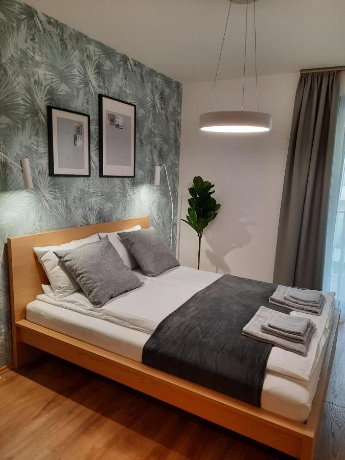 Bpr Space Grey Home With Balcony Budapesta Exterior foto